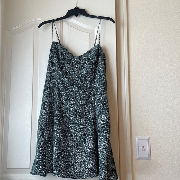 Abercrombie & Fitch Dresses & Skirts - Abercrombie Green Floral Sweetheart Dress